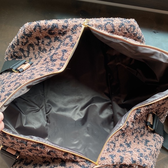 New In Bag! Beige leopard weekender duffle and matching makeup bag. - Picture 7 of 8